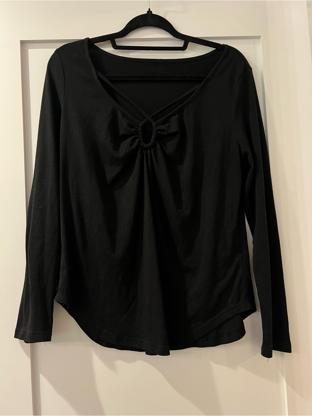 Cupshe Black Long-Sleeve Knot Detail Top